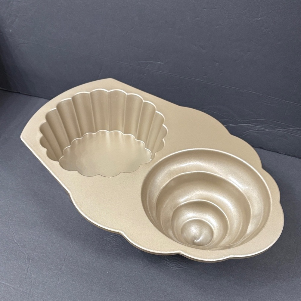 Williams Sonoma Nordic Ware Great Cupcake